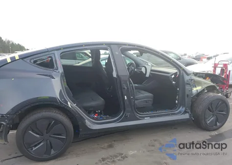 2026 Tesla Model Y Long Range Dual Motor All-Wheel Drive/Long Range Launch Series z USA, uszkodzony, nr VIN 7SAYGDEE3TA470006